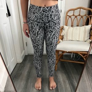 Lulu high rise wunder under